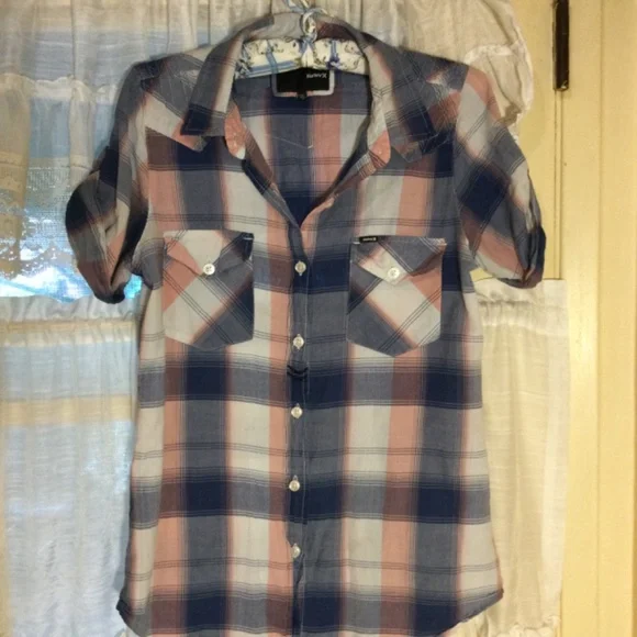 Women’s Plaid pink, white, blue short Sleeve  collared button up Top by Hurley - Picture 2 of 10